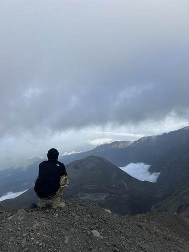 Above the Clouds, Summit mornings